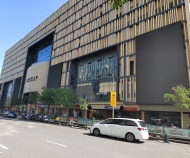 大型戶外LED屏讓濟南某商務樓宇成商業美學新地標